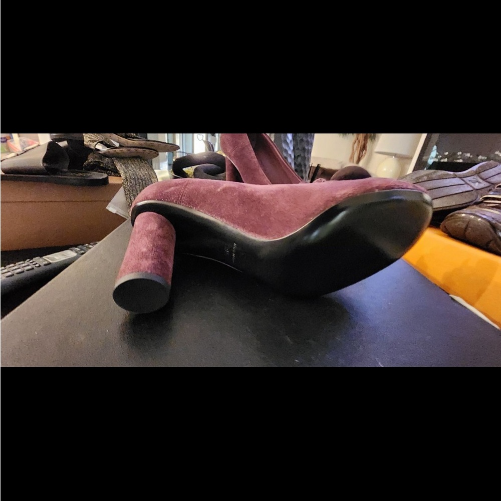 Never worn Chanel heels